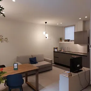 https://the-six-apartments.riccione-hotels.org