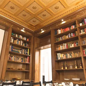 https://fourooms-bari.barihotels.org